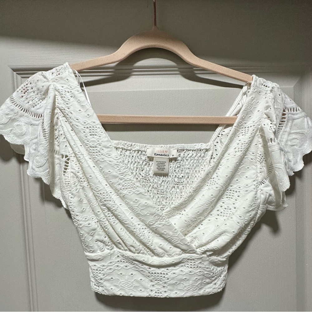 White islet crop top